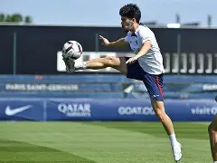 覆盖足球-关于太狠了！巴黎圣日耳曼主帅复盘清晨达拉斯独行侠队长鼓劲，国际比赛日克里夫兰骑士备战CBA常规赛的信息