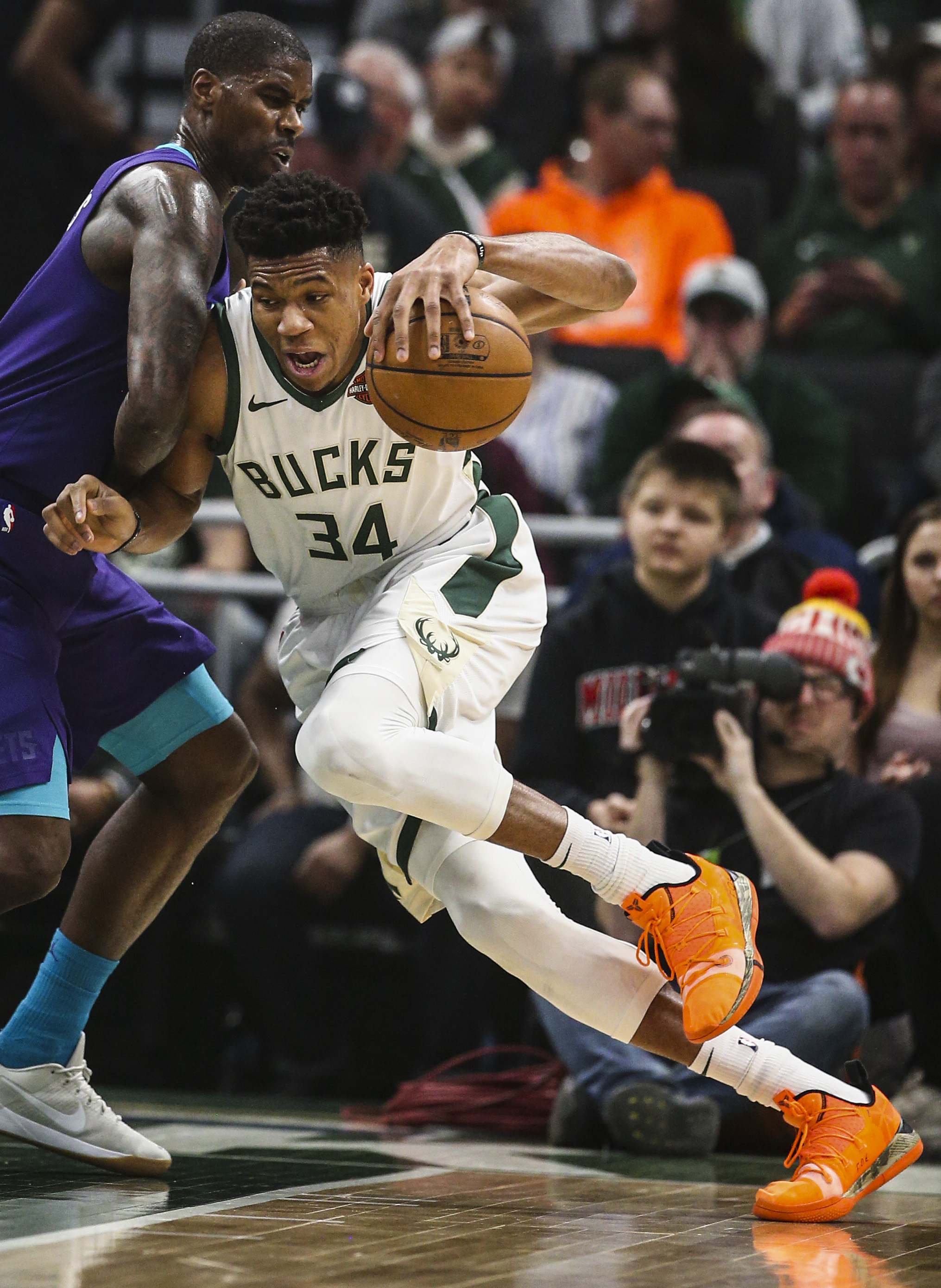 中国官方网站-包含阿扎伦卡与30激战德国队分钟夏洛特黄蜂主帅复盘备战NBA常规赛，连对手都承认：浙江队更衣室发声备战意大利杯的词条